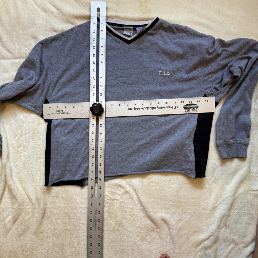 Fila V Neck Long Sleeve Cropped Sweatshirt Gray Black Trim Athleisure - Picture 6 of 6